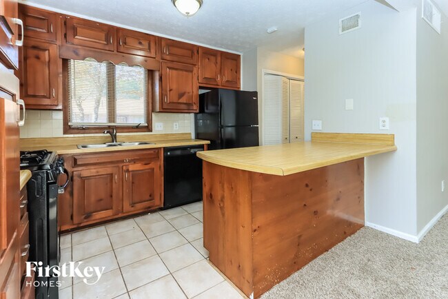 Building Photo - 1548 Stoneleigh Way