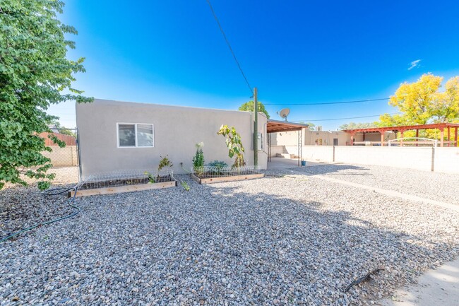 Building Photo - Cozy 3 Bedroom Home on Valerie Circle