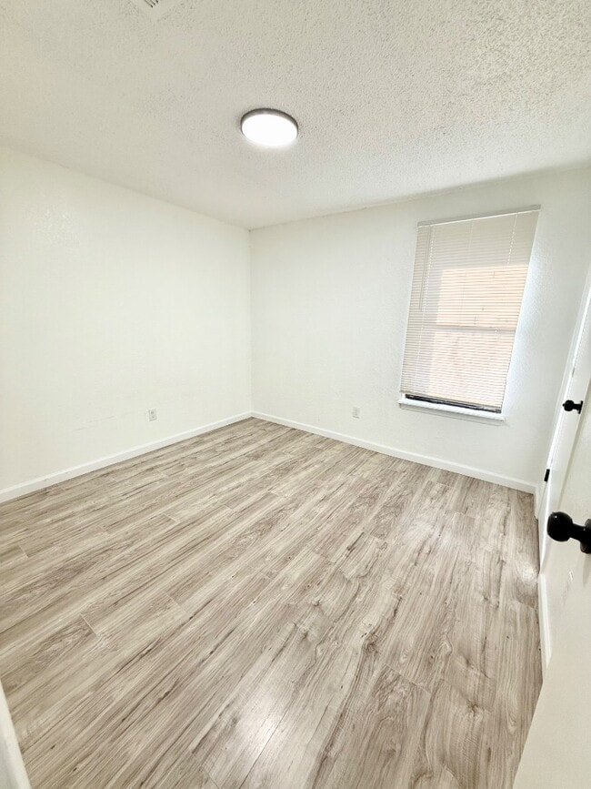 Building Photo - 8613 S Independence Ave