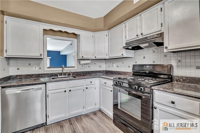 Building Photo - 722 Darlington Dr