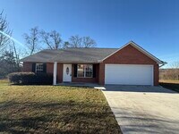 Building Photo - One-Level Ranch home in Halls