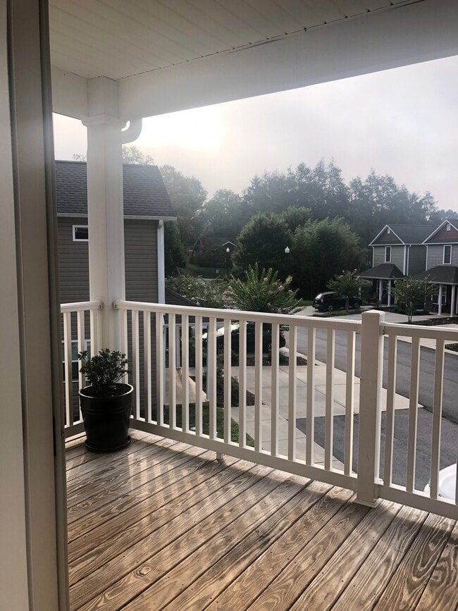 Building Photo - Super cute, clean 2 bedroom/2 full bathroom condo!