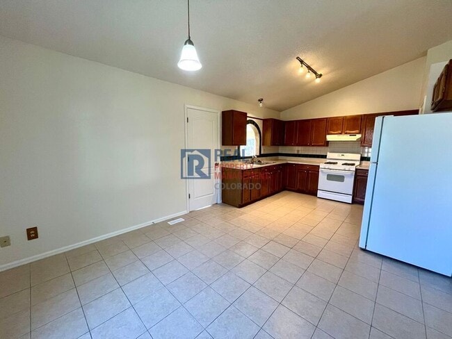 Building Photo - 4945 Marabou Way