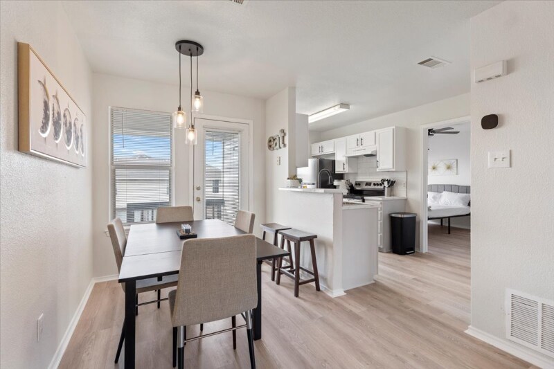 Building Photo - 5810 Redstone Dr