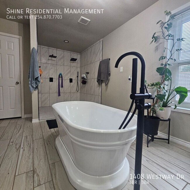 Building Photo - 1408 Westway Dr