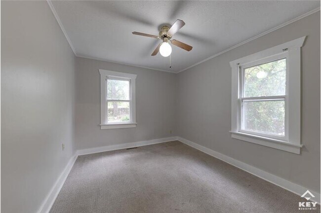 Building Photo - 705 S Pershing Ave