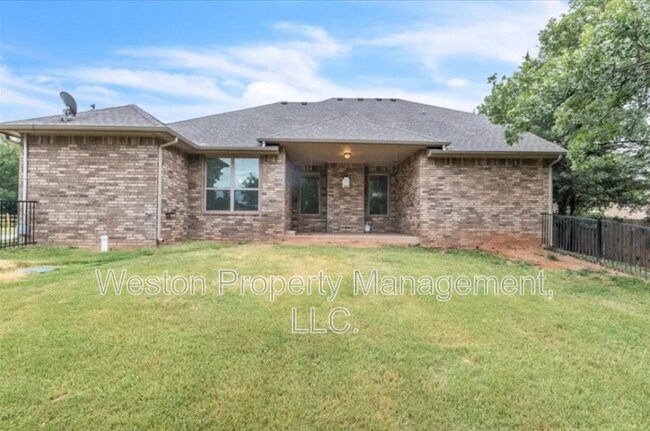 Building Photo - 8651 Overlook Dr