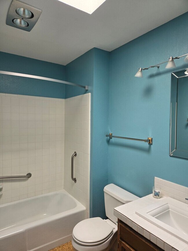 Building Photo - 2116 Circlewood Pl