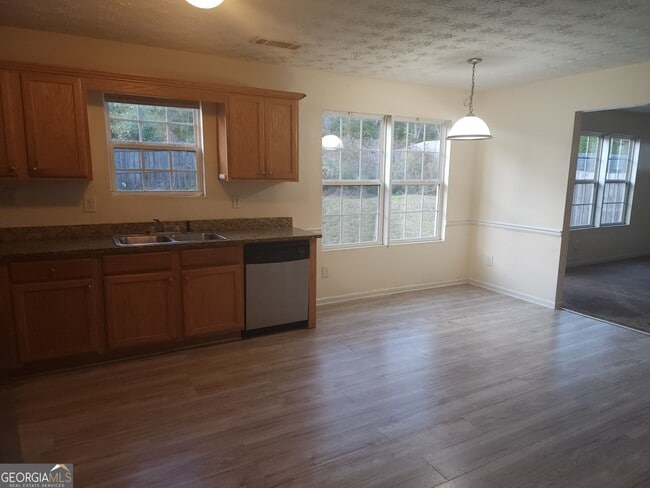 Building Photo - 250 Grand Magnolia St