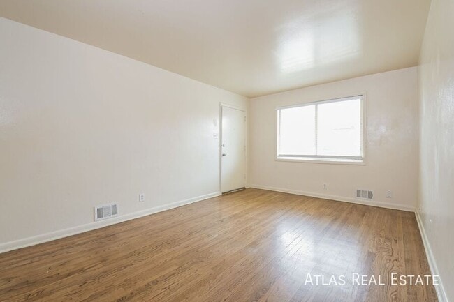 Building Photo - 4525 E Yale Ave