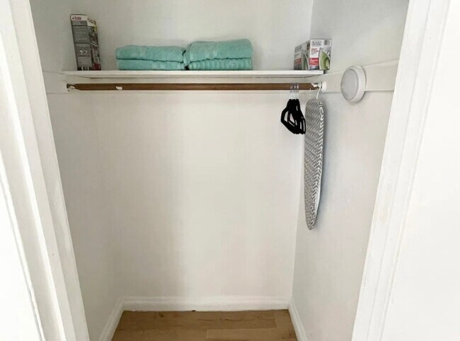 Building Photo - 289 NW 34th Terrace