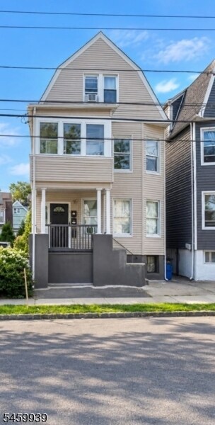Building Photo - 173 Watson Ave