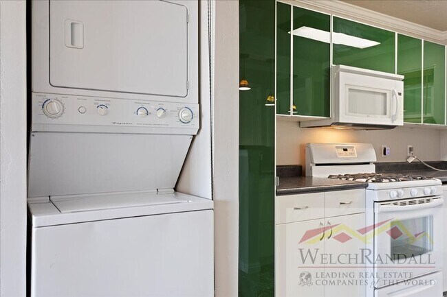 Building Photo - Charming 2-Bedroom 1-Bath Ogden Condo!