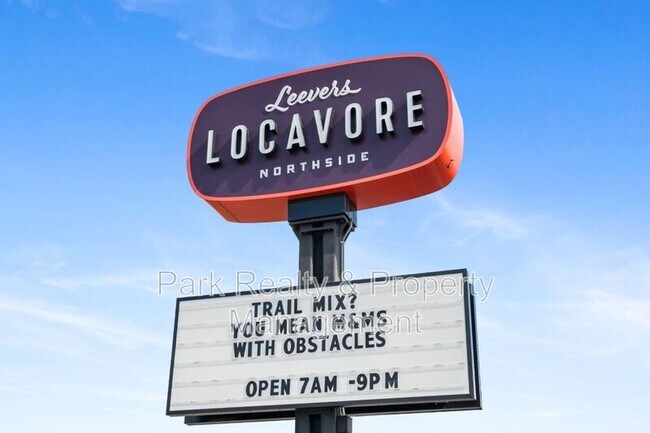 Building Photo - 2742 W Denver Pl