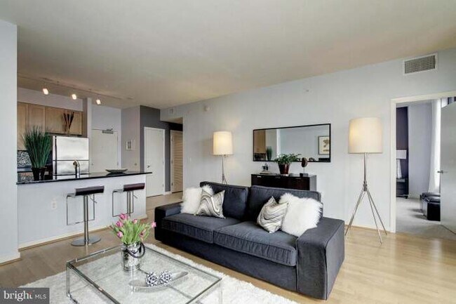 Building Photo - 437 New York Ave NW