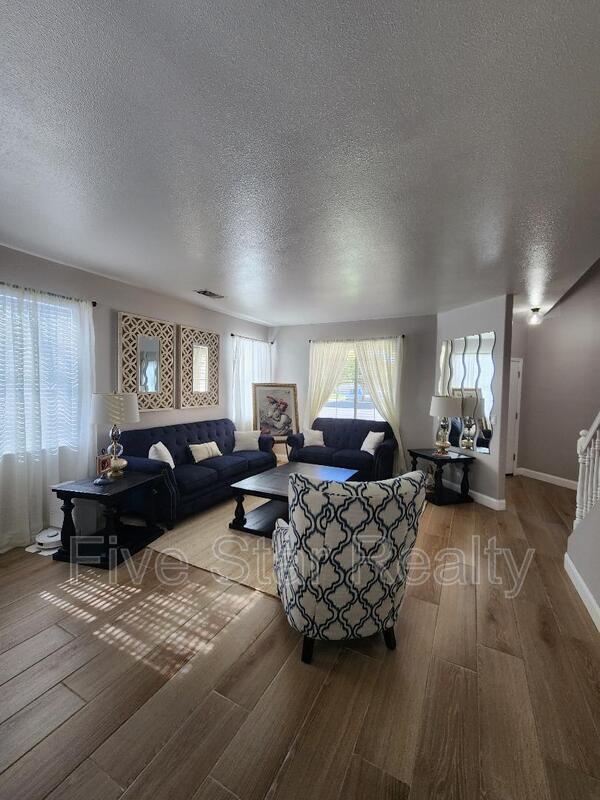 Building Photo - 2489 De Beers Ct