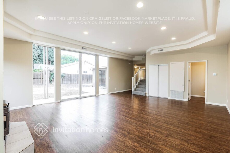 Building Photo - 2310 Dover Way