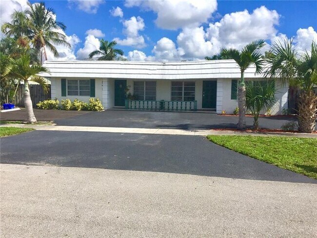 Primary Photo - 103 Laredo Ln
