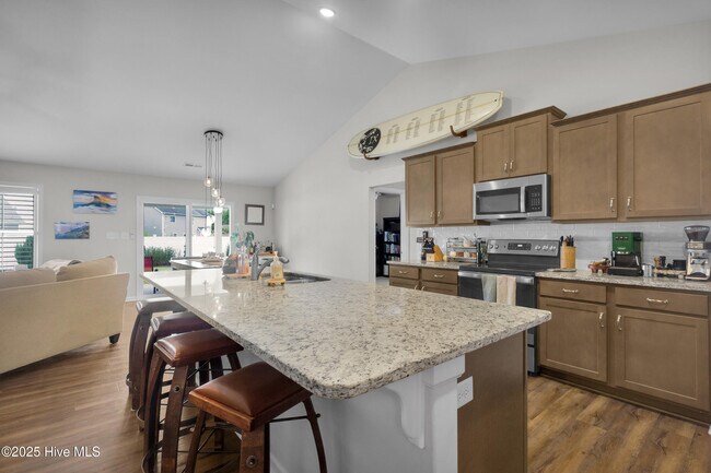 Building Photo - 429 Palisades Way
