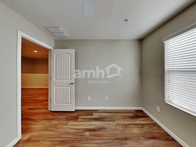 Building Photo - 20759 W Maiden Ln