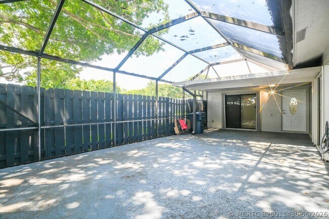 Building Photo - 1148 Summit Trail Cir