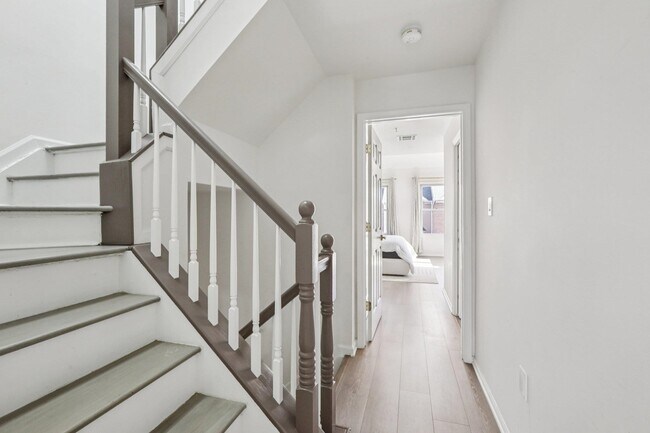 Building Photo - 458 Buffalo Ct