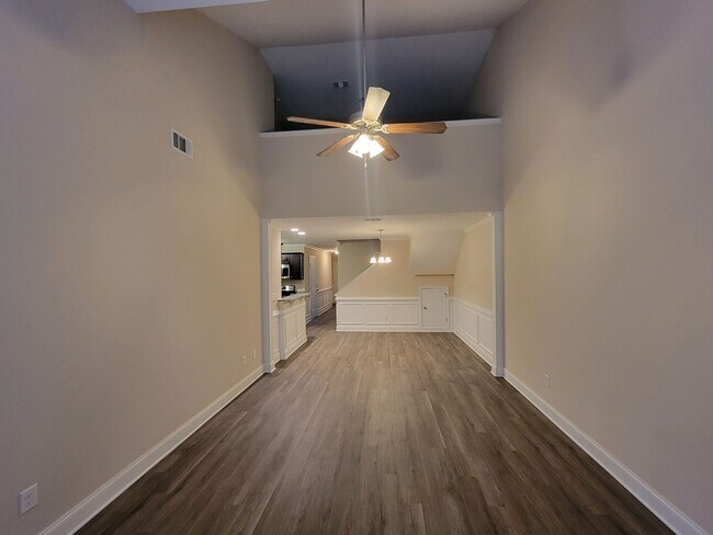 Building Photo - Lakeview Commons - Columbia County