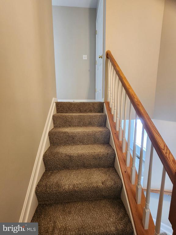 Building Photo - 318 Hanna Ct