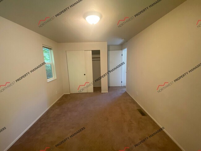Building Photo - R277F