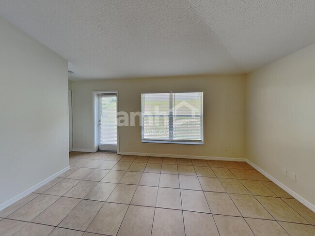 Building Photo - 1951 Southern Oak Loop