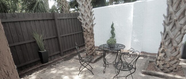 Building Photo - Beautiful  Furnished 1/1 condo x Rent  in Winter Park Next to Full Sail University !