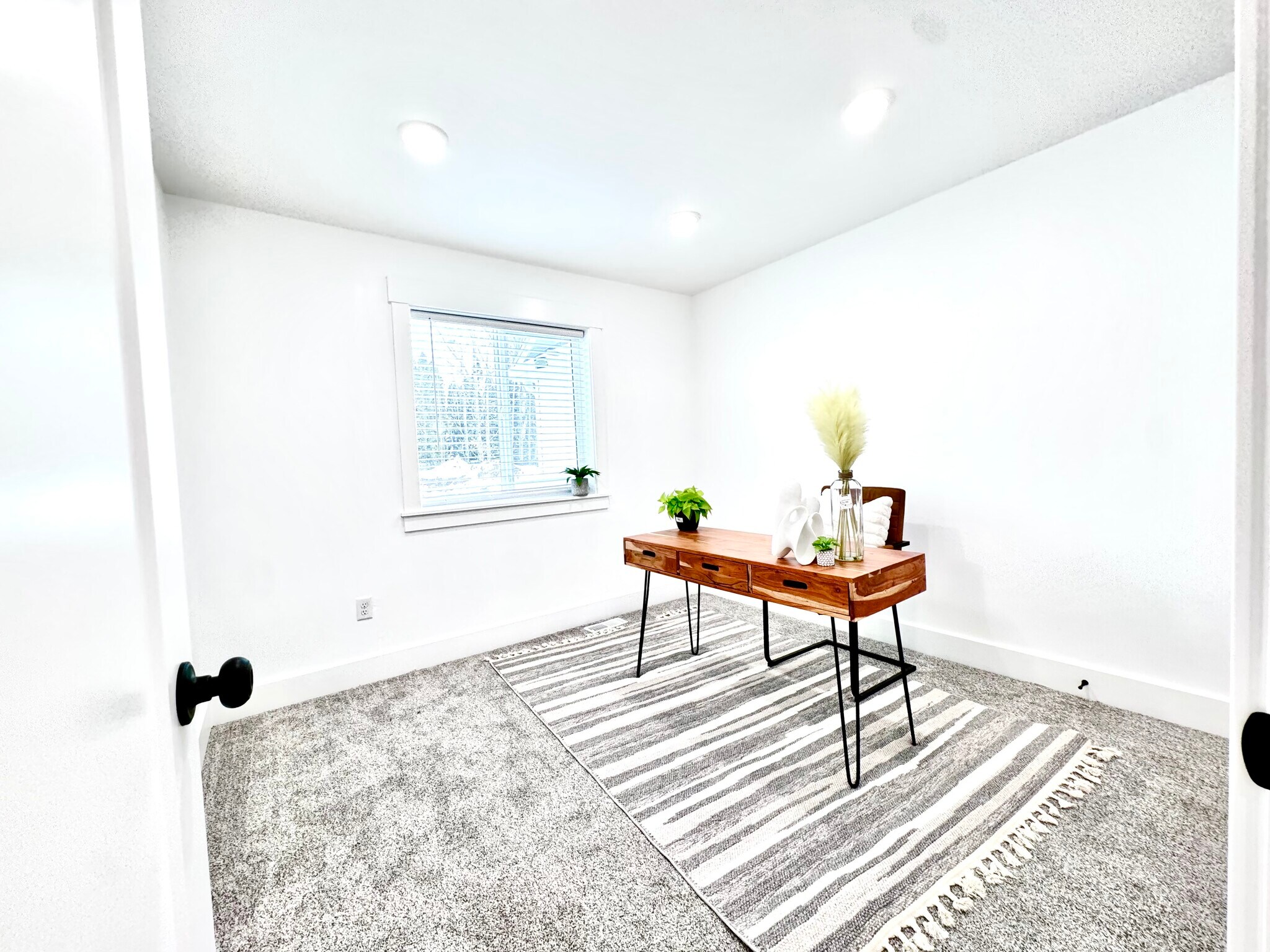 Building Photo - 3217 E Reynard Ln