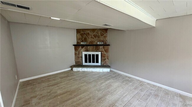 Building Photo - 104 Finwood Dr
