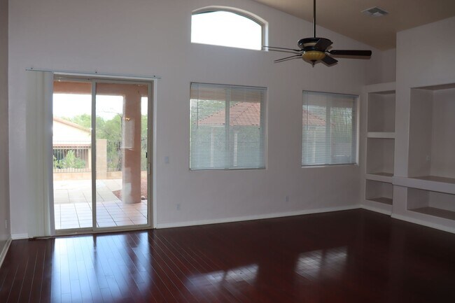 Building Photo - Beautiful West Side Home in Gated Community