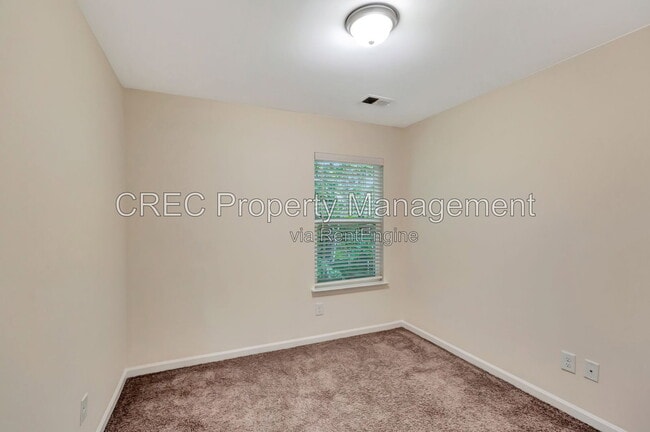 Building Photo - 140 Buchanan Cir