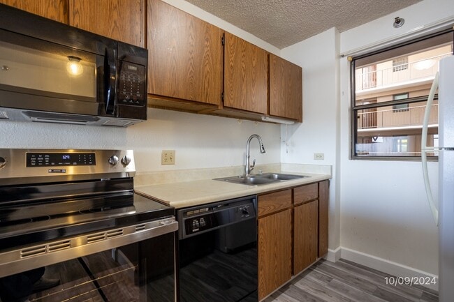 Building Photo - 351-351 Koauka Loop