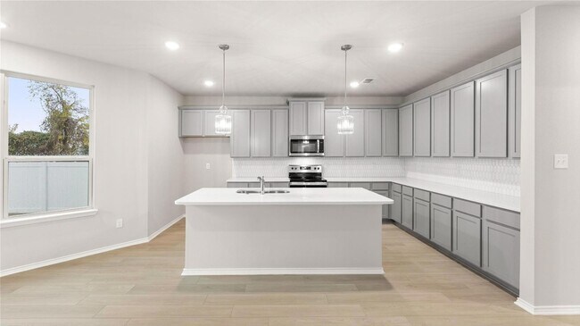 Building Photo - 5908 Revere Dr