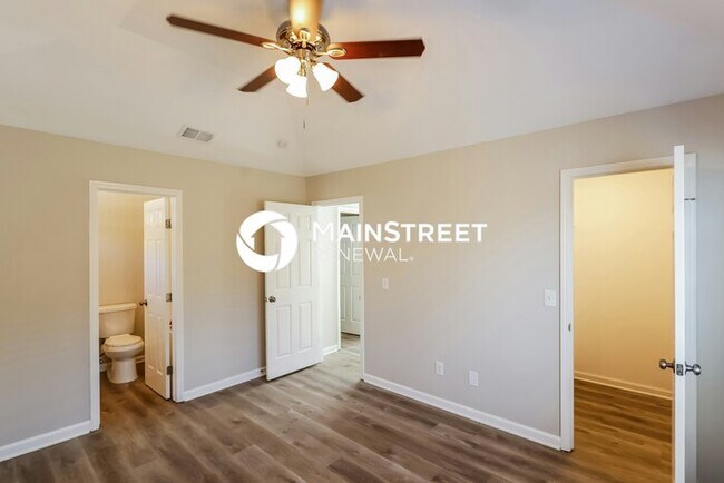 Building Photo - 3 Bedroom Pet-Friendly Home in PELHAM, AL with Main Street Renewal