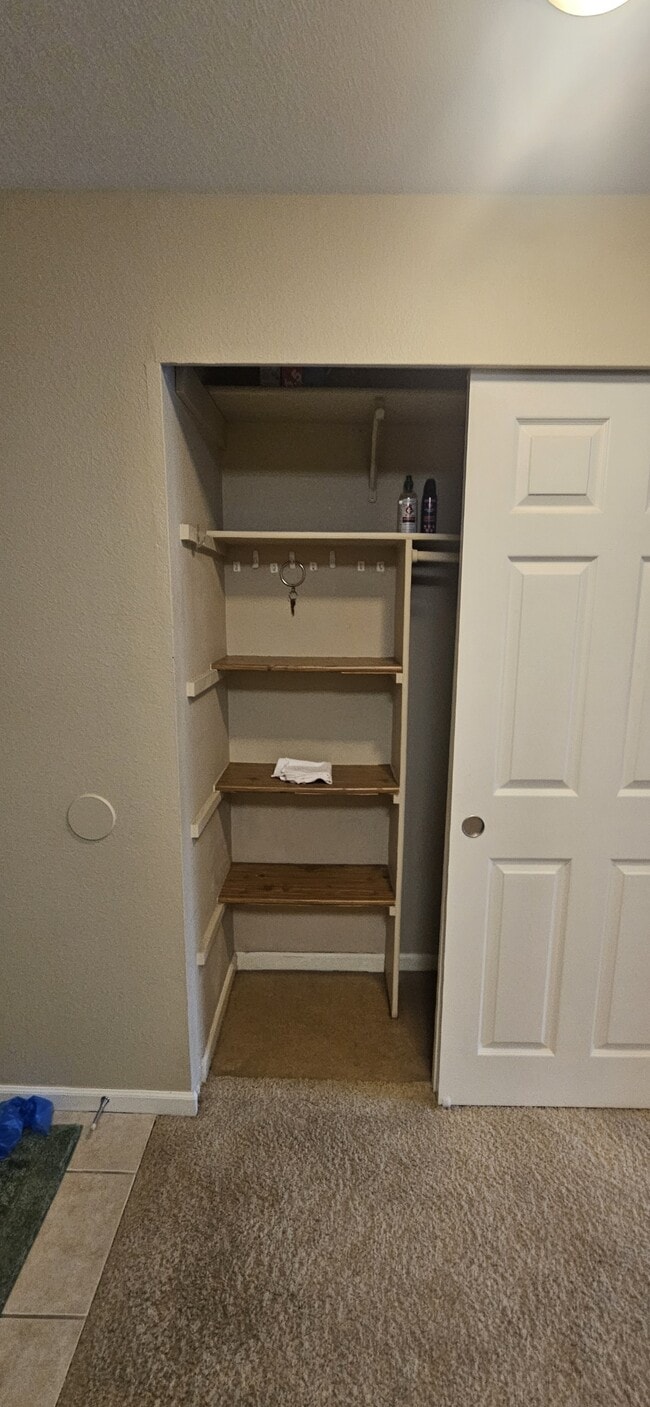 Building Photo - 11112 NE 124th Ln