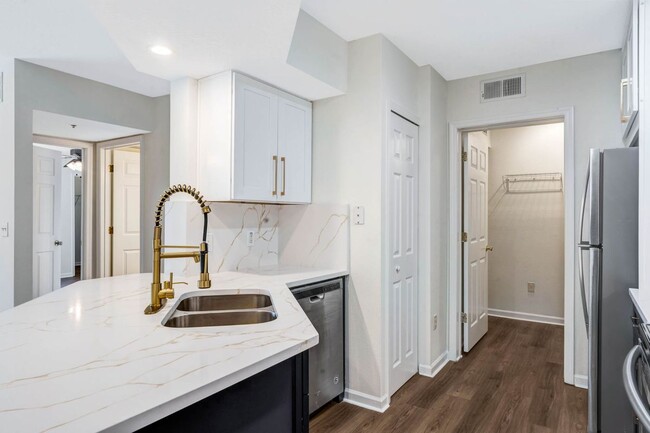Building Photo - 12524 Crest Springs Ln