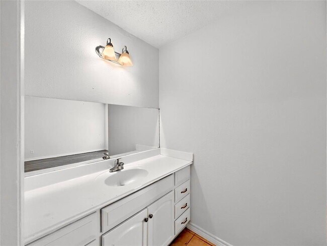 Building Photo - 1012 Fieldwood Dr