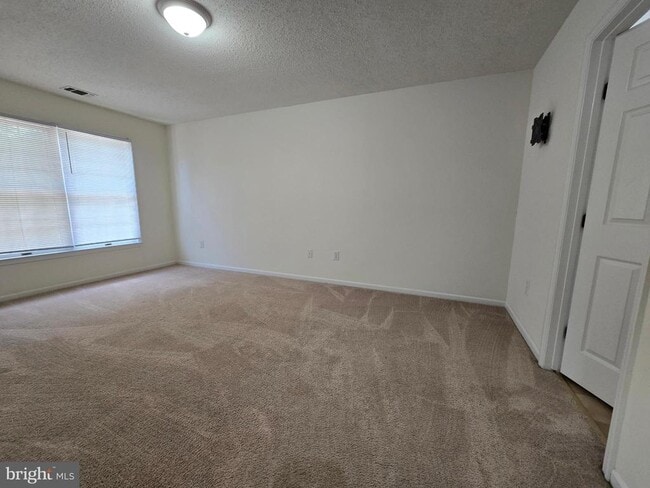 Building Photo - 23 Lordship Ln