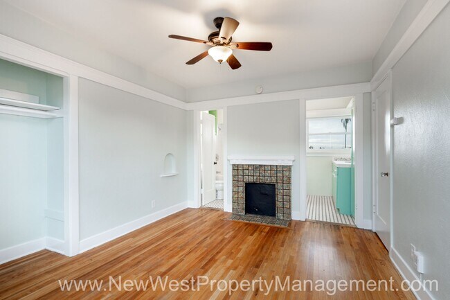 Building Photo - Charming Sherman Heights Studio, Small Pet OK!