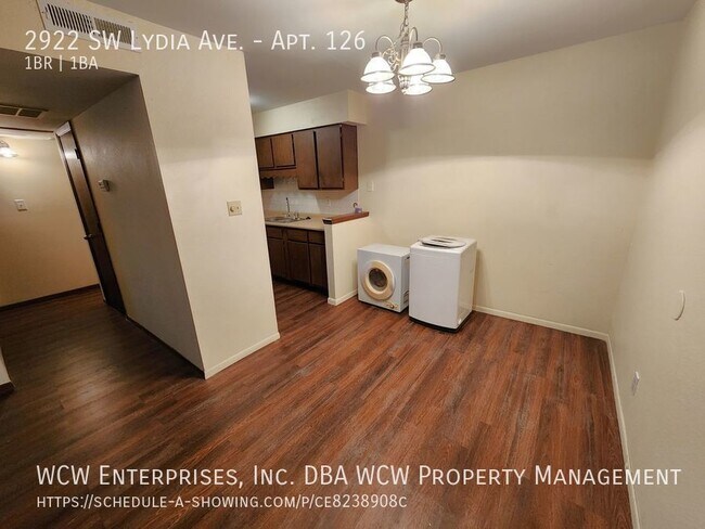 Building Photo - Huntington Condominiums, ground level, imm...