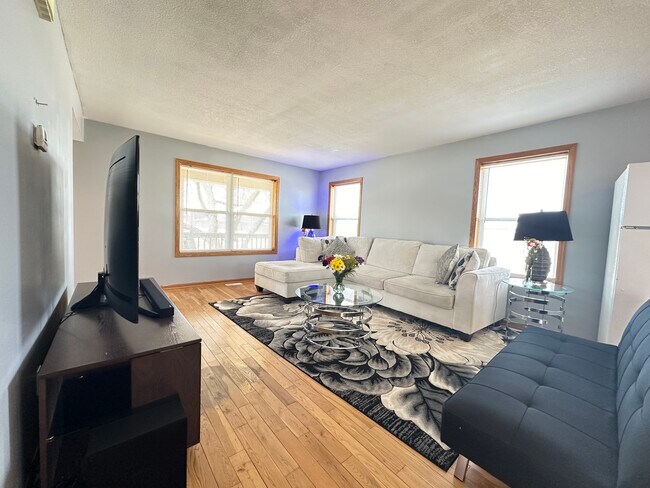 Building Photo - 2549 4th St NE