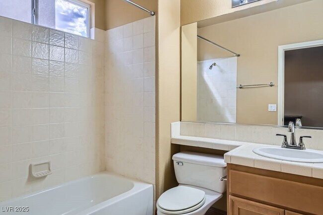 Building Photo - 136 N Ring Dove Dr