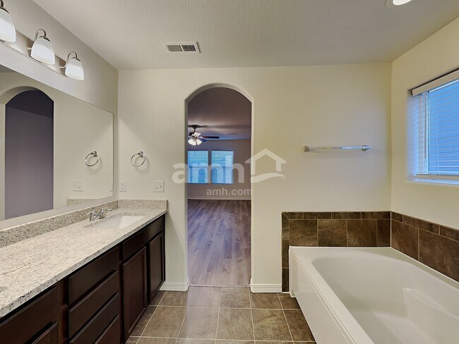 Building Photo - 6441 Stonefly Dr