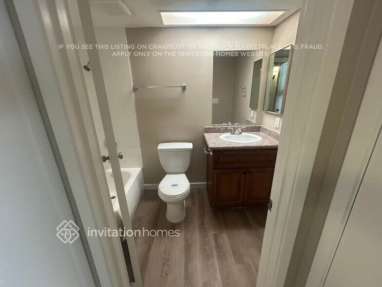 Building Photo - 3844 W Acapulco Ln