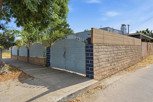 Building Photo - 1707 N Arrowhead Ave