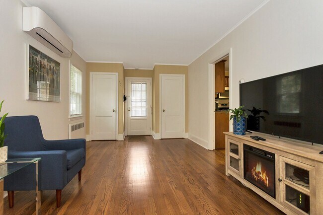 Building Photo - 15A Cherry Ln